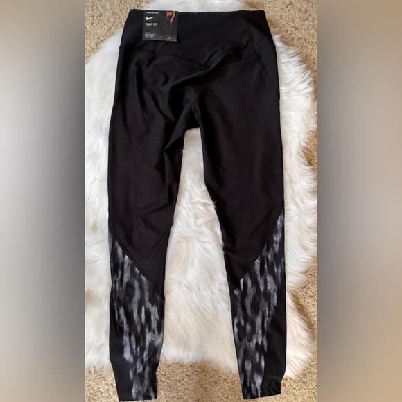 Nike Women's Dri-Fit leggings Size S - Picture 3 of 6